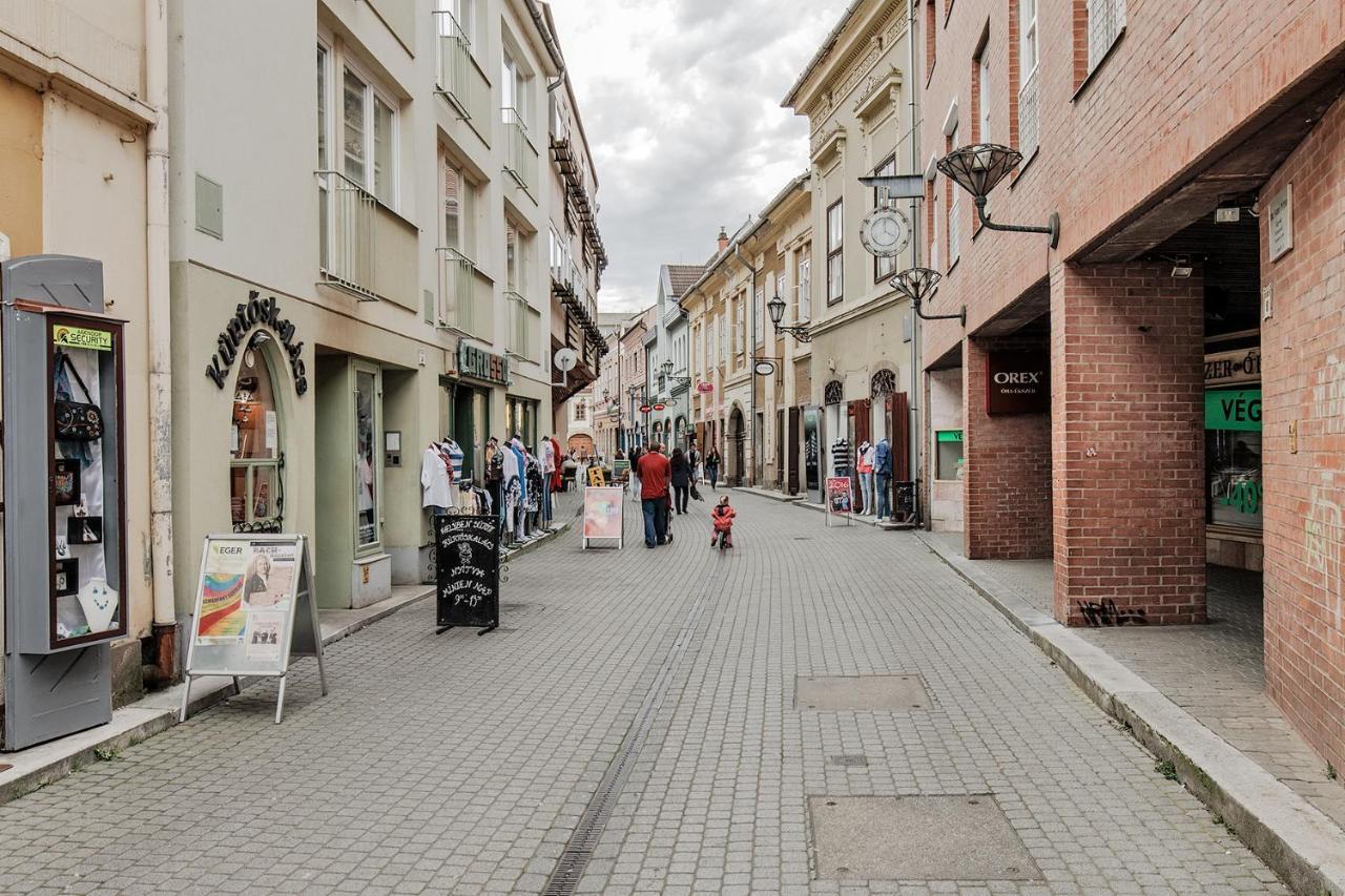 Arany Csillag Apartman Eger Buitenkant foto