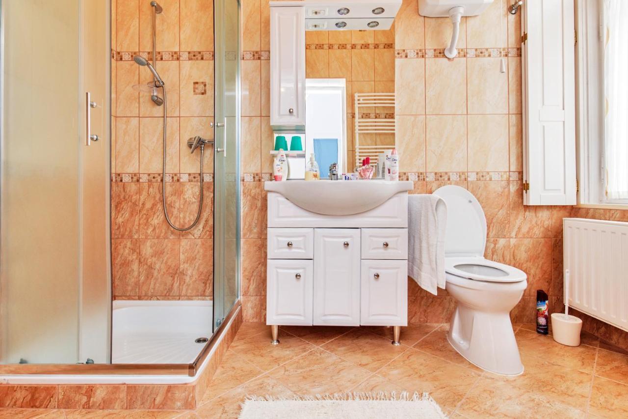 Arany Csillag Apartman Eger Buitenkant foto